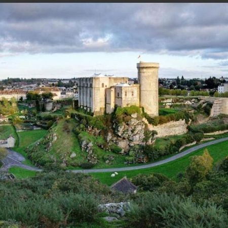 La Chambre Des Remparts Falaise  Exterior foto