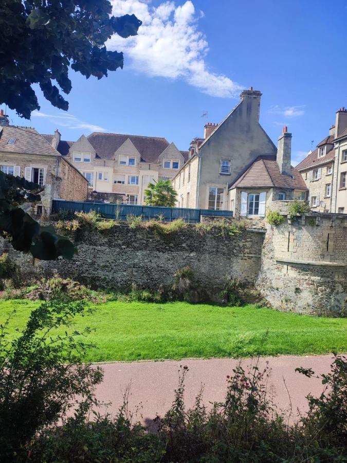 La Chambre Des Remparts Falaise  Exterior foto